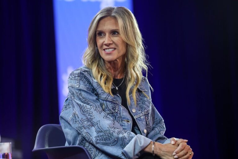 To turn Levi Strauss into a $10 billion business, CEO Michelle Gass is looking to women