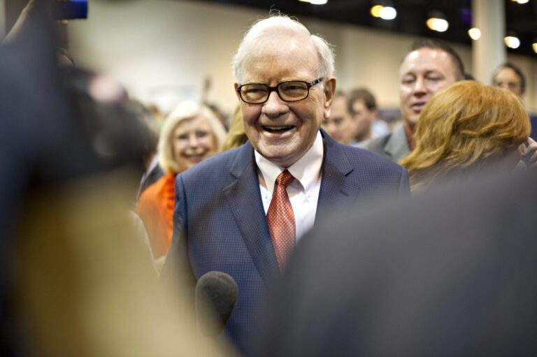 When Warren Buffett bought an obscure RV maker he promised to pay the CEO whatever he asked—it’s not a tactic Buffett recommends, but the gamble paid off 