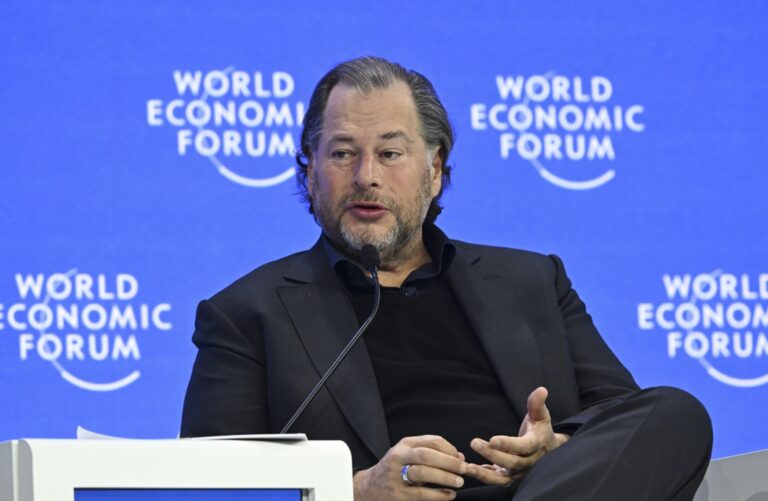 Salesforce cutting 1,000 roles while hiring salespeople for AI