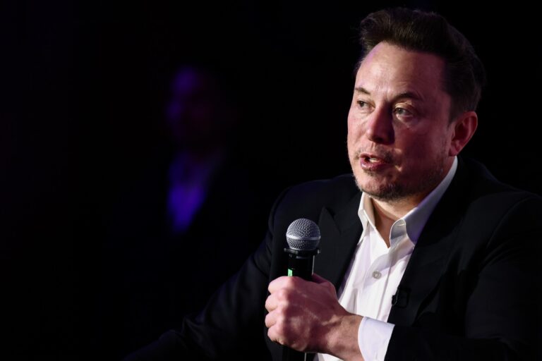 FAA reportedly ordered staff to find ‘tens of millions of dollars’ to fund a deal with Elon Musk’s Starlink