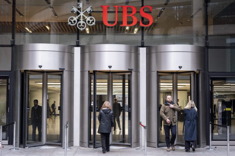 UBS follows Deutsche Bank by banning staff from working remotely on both Friday and Monday